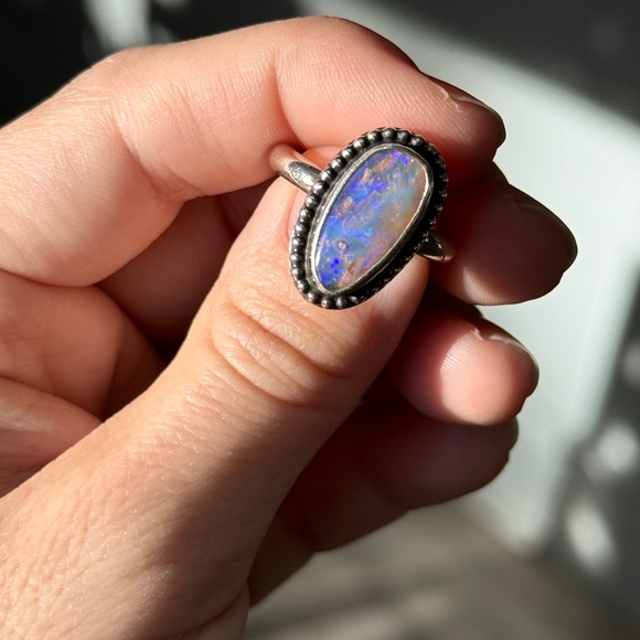 Genuine Solid Opal Ring Size 6 Custom Made Purple Blue Shift - Picture 6 of 6